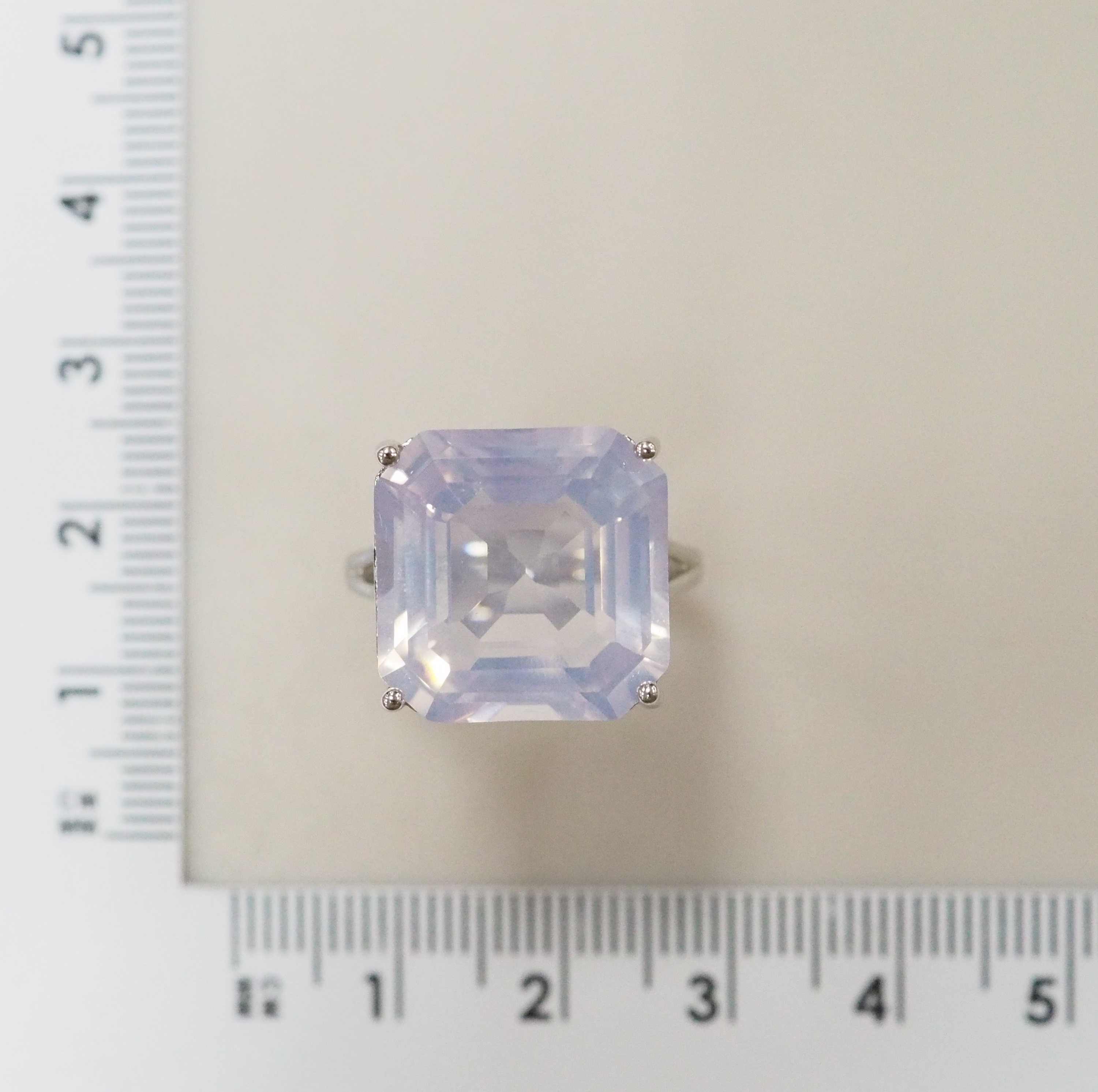 Серебряное кольцо с кварцем